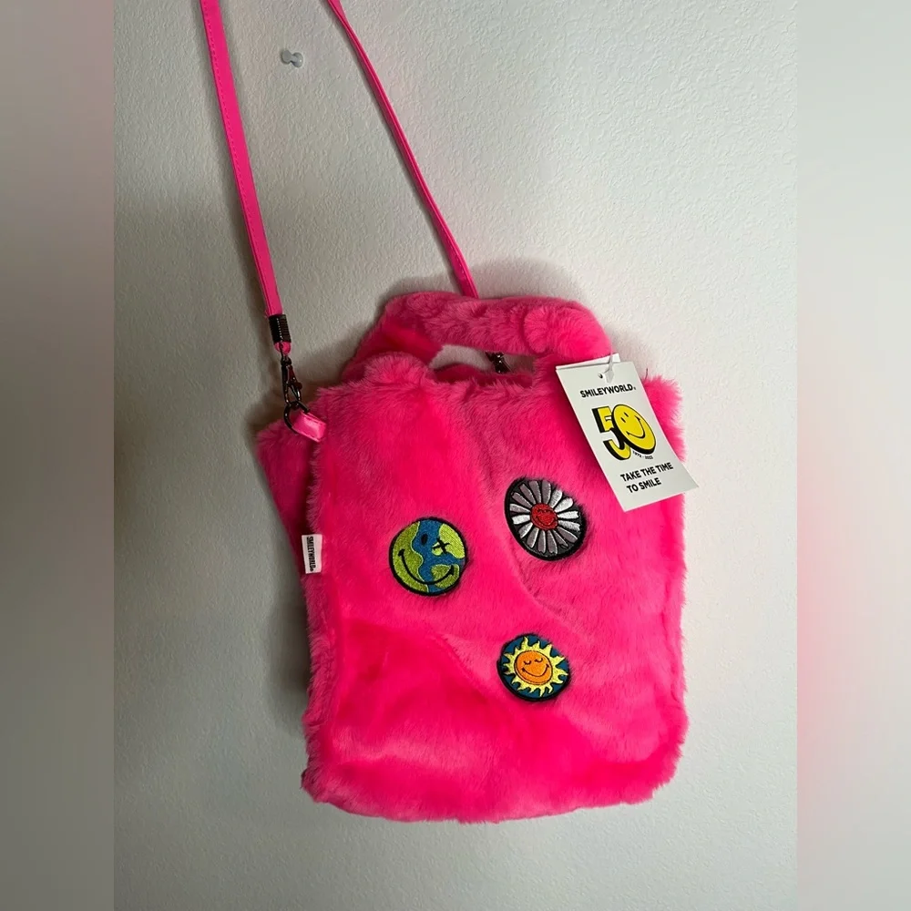 Young Adult SMILEY Small Sherpa Tote Bag Crossbody Neon Smiley Face Y2K Hot Pink - Picture 5 of 16